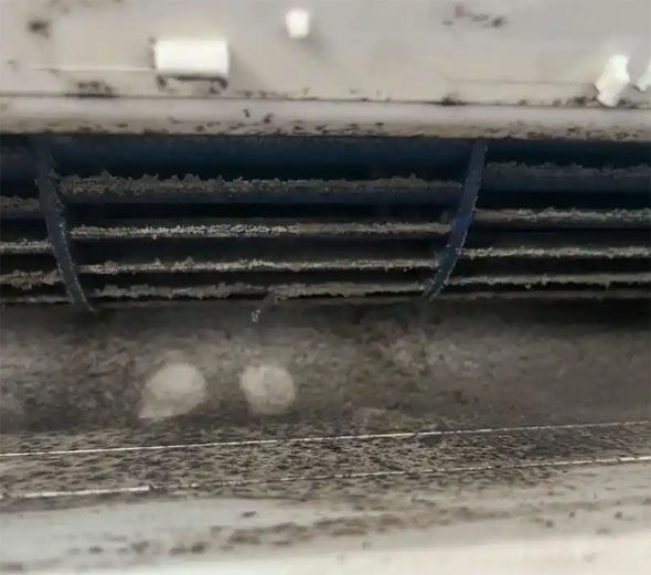 平凉空调吹的风有股烧焦味是怎么回事